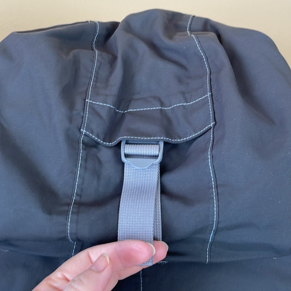 American Eagle Men's Gray Hooded Ski Jacket w/Lots of Zipper Pockets - Size XL - Picture 13 of 17